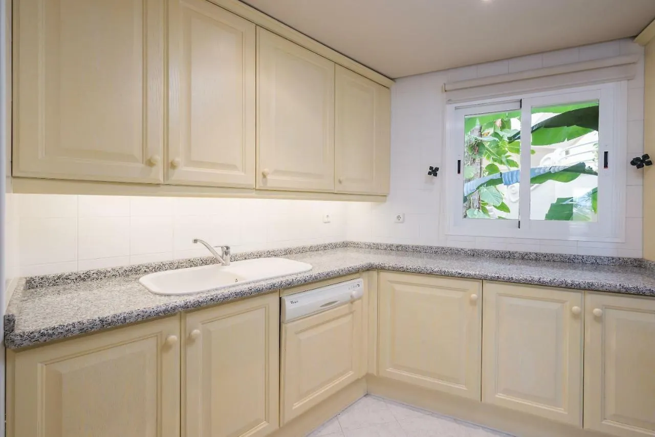 Wintowinrentals Luxury And Sea View Inside Puerto Marina Benalmádena 0*,  İspanya